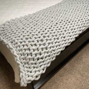Casaluna 50"x70" Oversized Chunky Hand Knit Decorative Bed